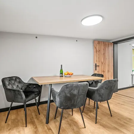 Family De Luxe - 80m2 - Klimatyzacja - 6 Osob - דירה *